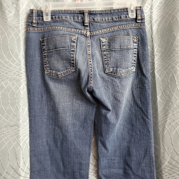 FINAL $❗GONE SOON • BITTEN Sarah Jessica Parker Jeans 2. WAS $45. - Picture 9 of 16